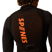 <tc>Spines</tc> <tc>The Black</tc>